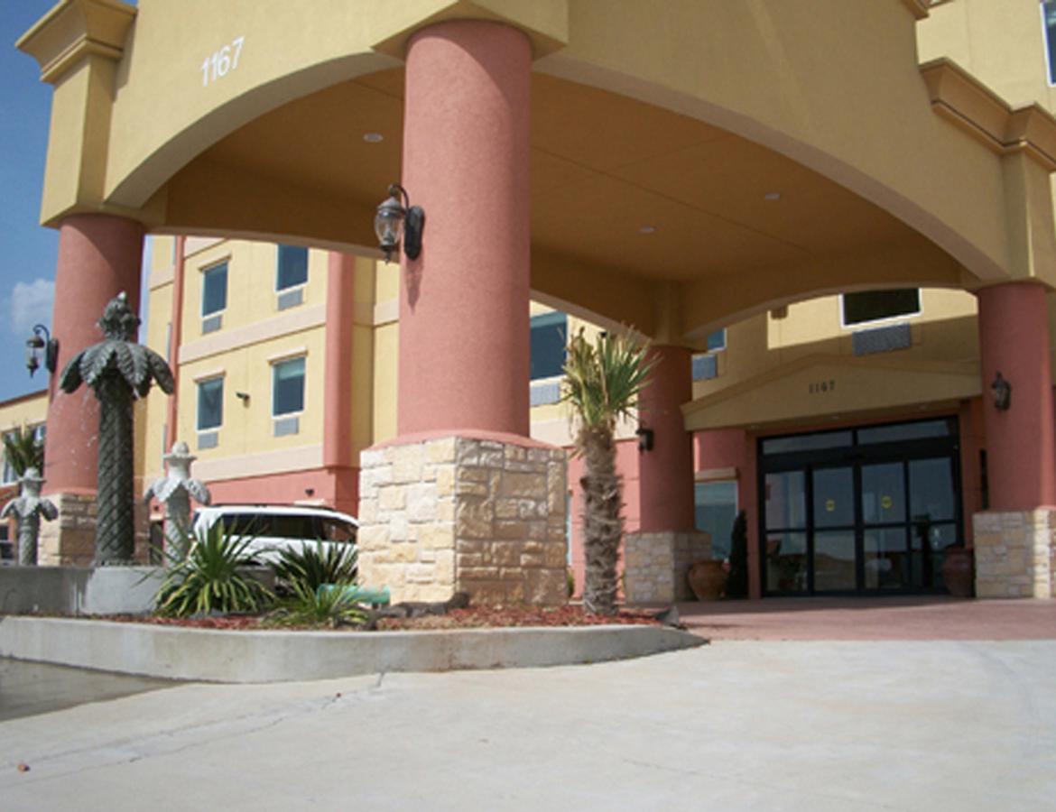 Robinson Inn And Suites Exterior photo