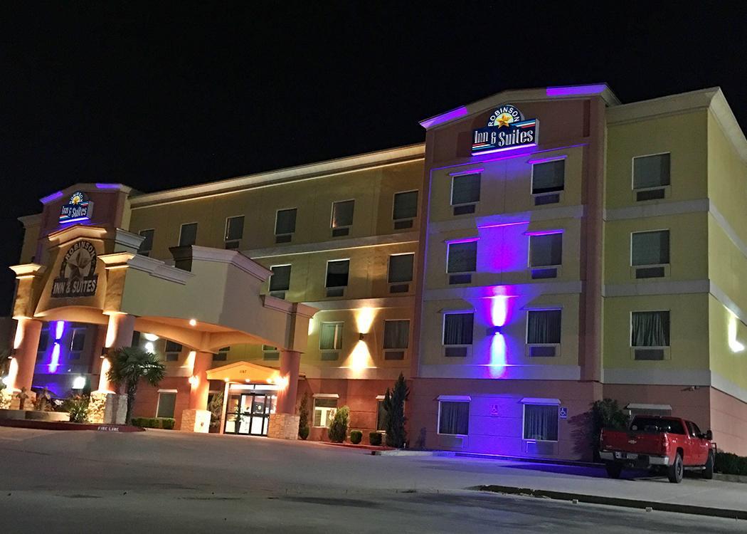 Robinson Inn And Suites Exterior photo
